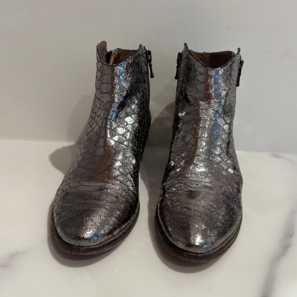 Ladies Strategia Silver Boots - Size 38 - Picture 1 of 4